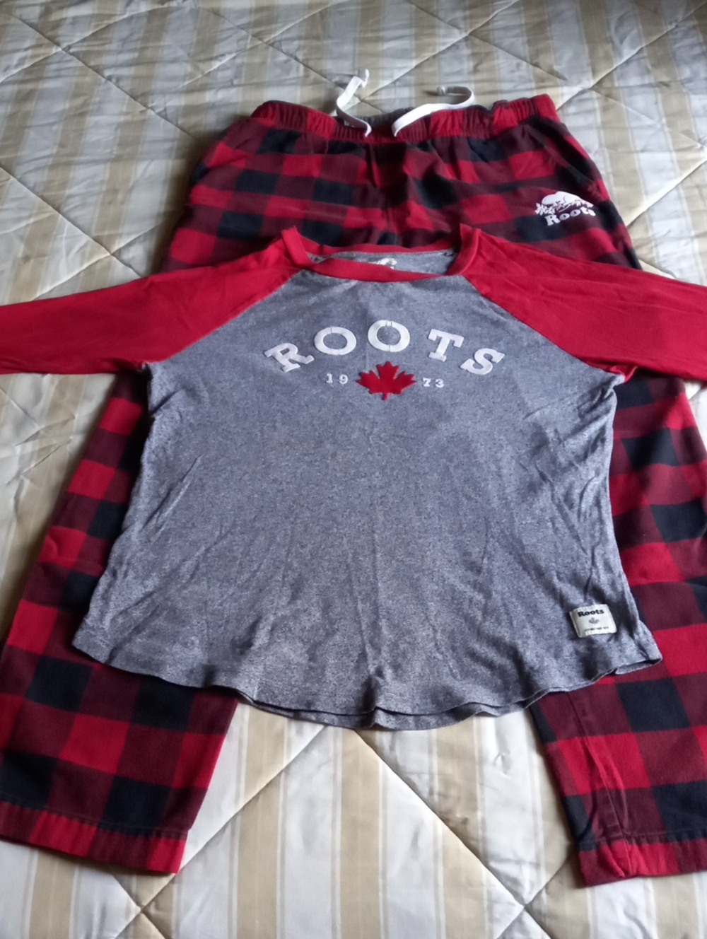Roots Casual Wear Small